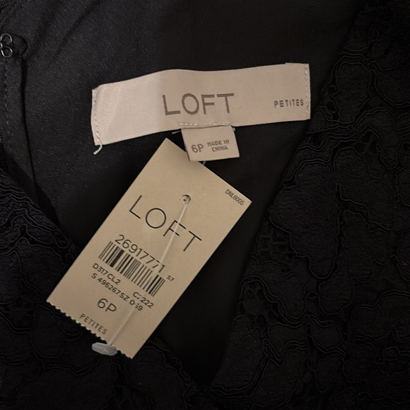 BNWT Loft black floral lace dress - size 6P - Picture 5 of 6
